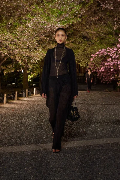 Look 1